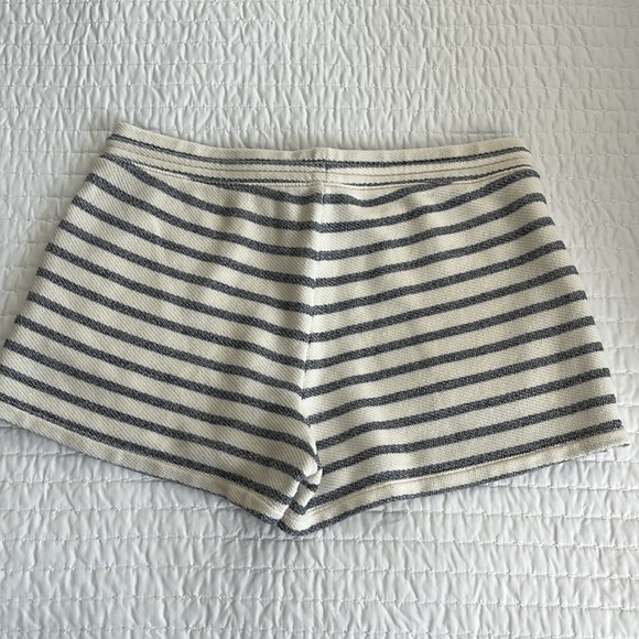 Old Navy Shorts - Picture 5 of 5